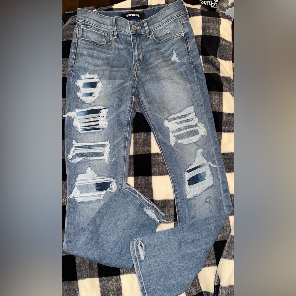 EXPRESS - WOMEN’S STRETCH + PERFORMANCE CROPPED SKINNY MID RISE SIZE: 4